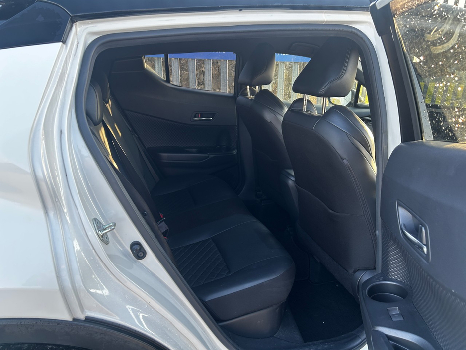 2020 Toyota C-HR - image 13