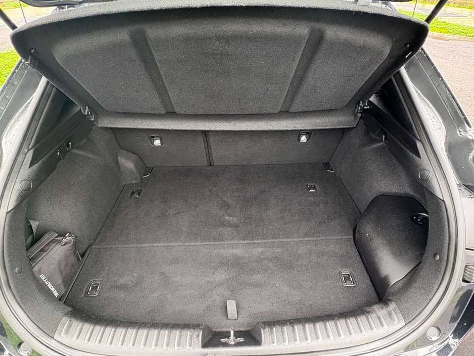 2023 Kia XCeed - image 8