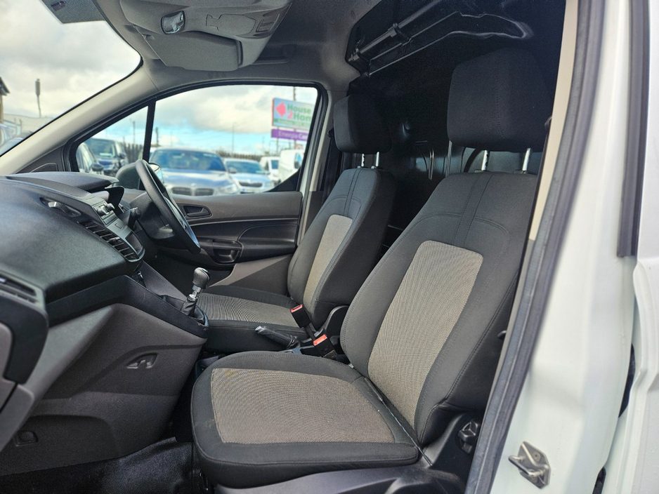 2021 Ford Transit Connect - image 8