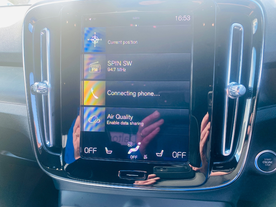 2023 Volvo XC40 - image 21