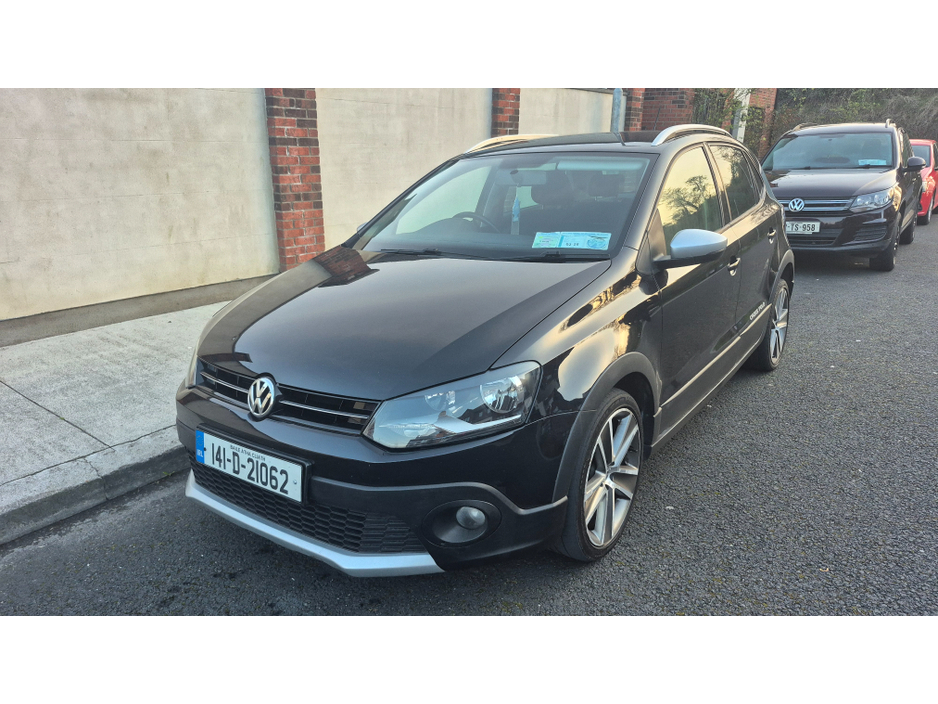 2014 Volkswagen Polo - image 2