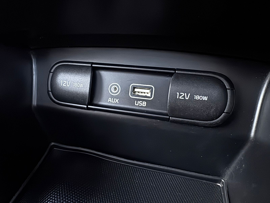 2017 Kia Sorento - image 37