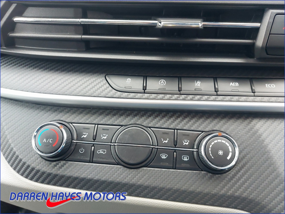 2021 Maxus Deliver 9 - image 14