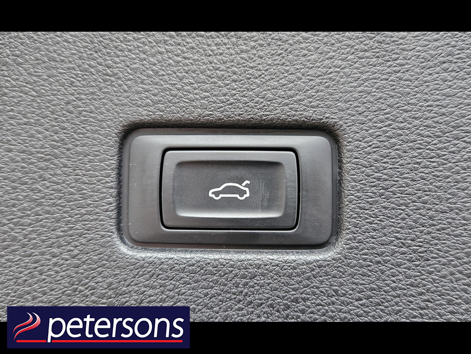 2025 Audi Q8 490PS QUATTRO S-LINE AUTOMATIC - PANORAMIC ROOF €104,950