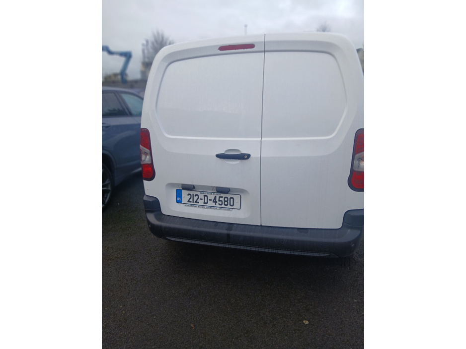 2021 Citroen Berlingo - image 7