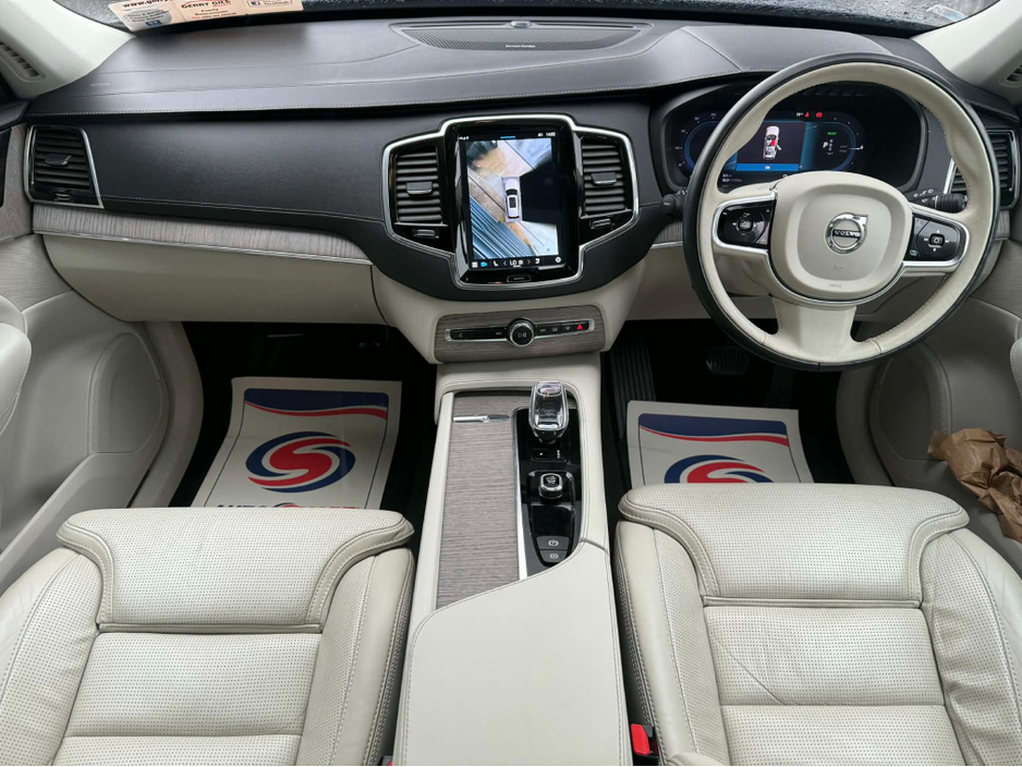 2023 Volvo XC90 - image 6