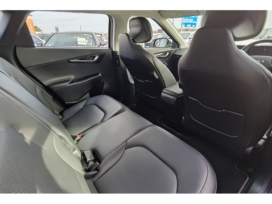 2022 Kia EV6 - image 11
