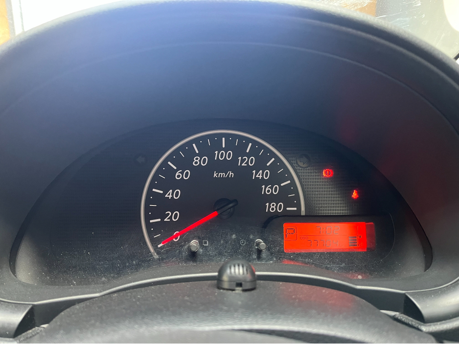 2018 Nissan March - image 17