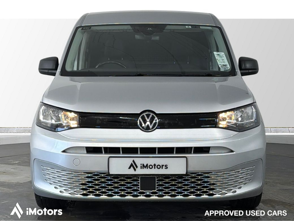 2022 Volkswagen Caddy - image 9