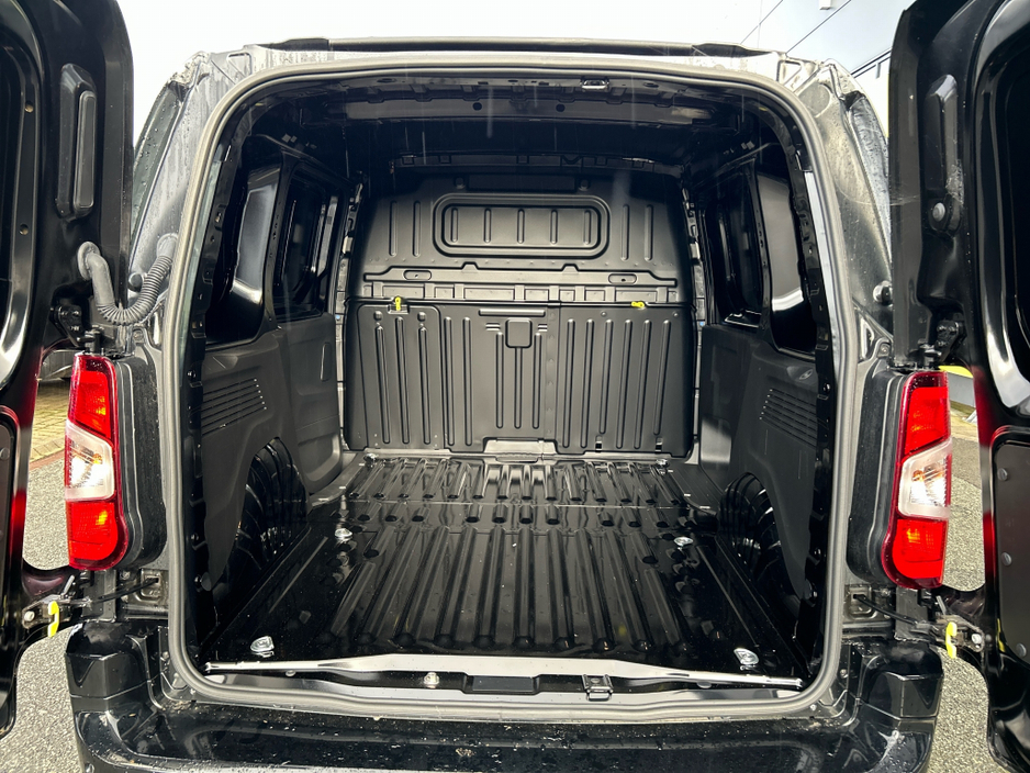 2026 Opel Combo SPORT L1H1-1.5 100PS D-6SP