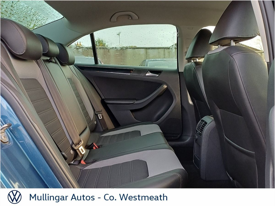 2016 Volkswagen Jetta - image 20