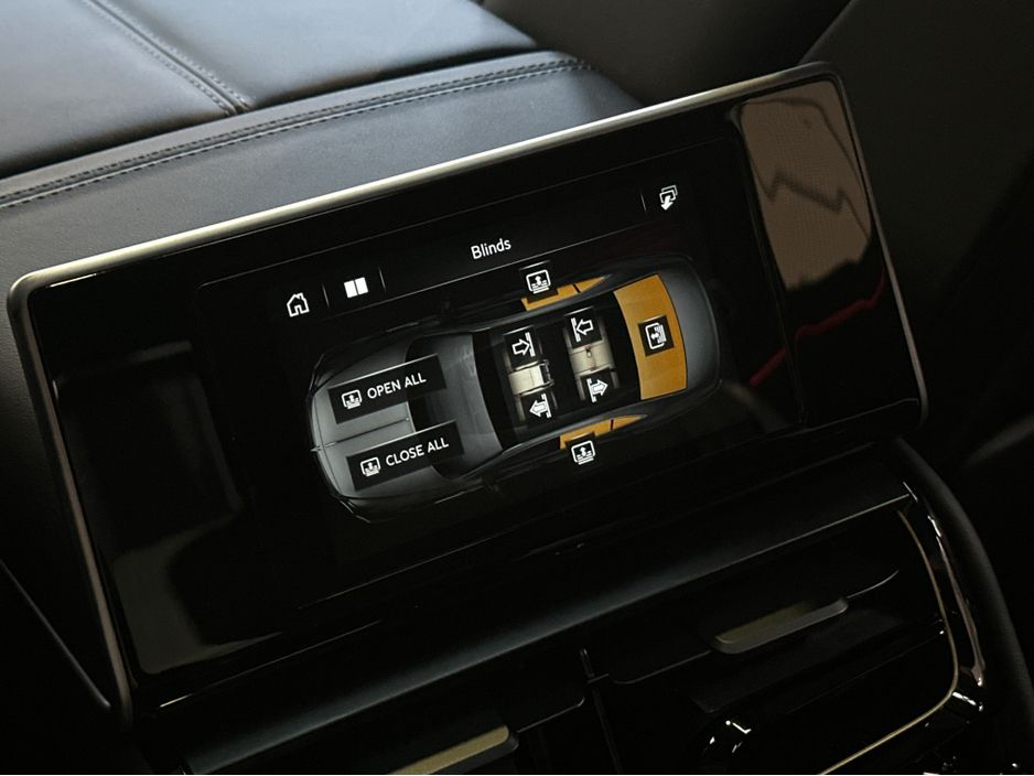 2025 Bentley Flying Spur - image 27