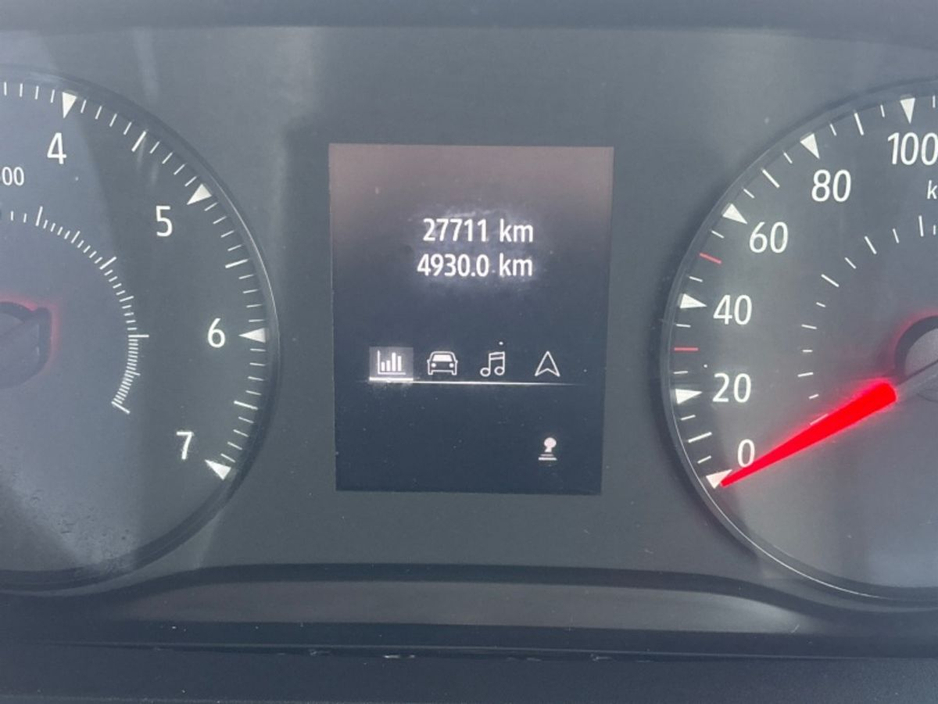 2025 Renault Master - image 11