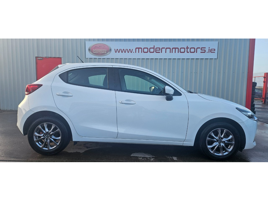 2020 Mazda Mazda2 - image 14