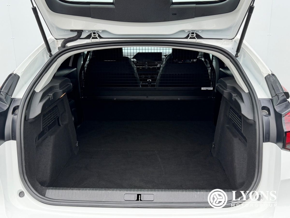 2023 Citroen C4 - image 10