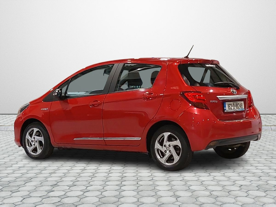 2016 Toyota Yaris - image 13