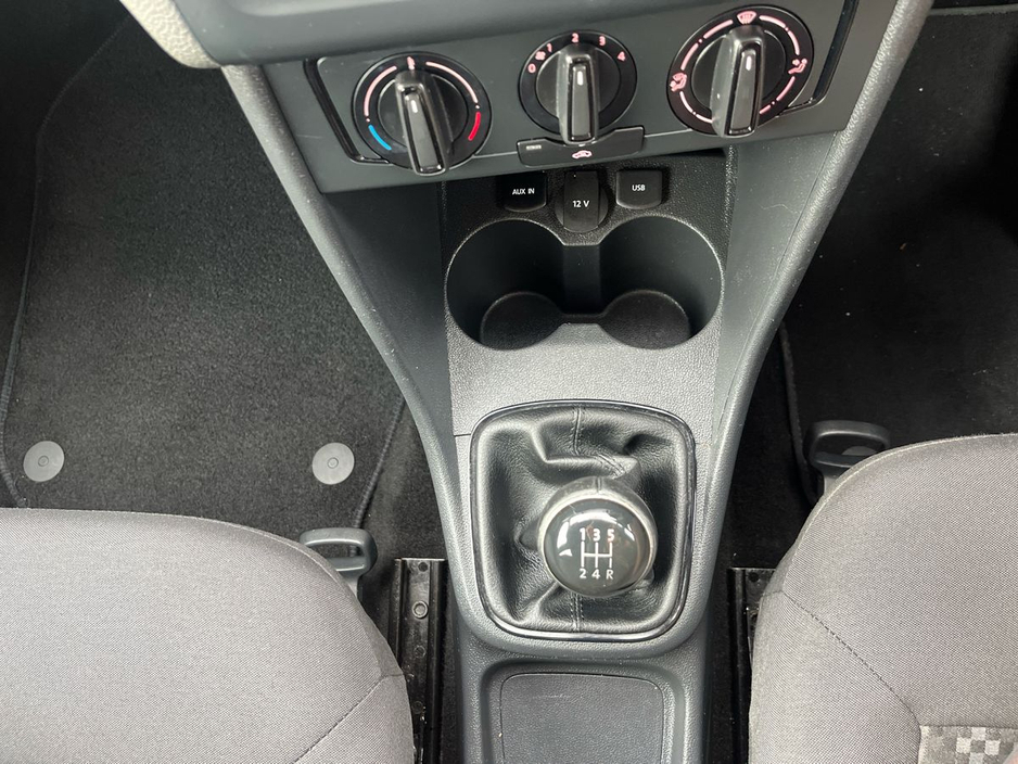 2017 Volkswagen Polo - image 19