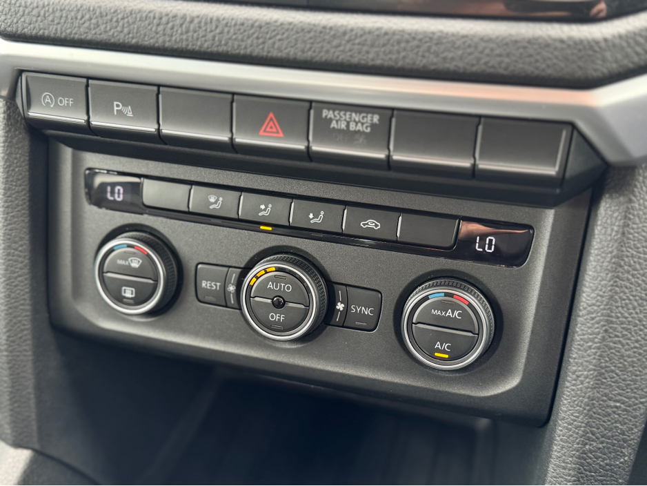 2019 Volkswagen Amarok - image 12