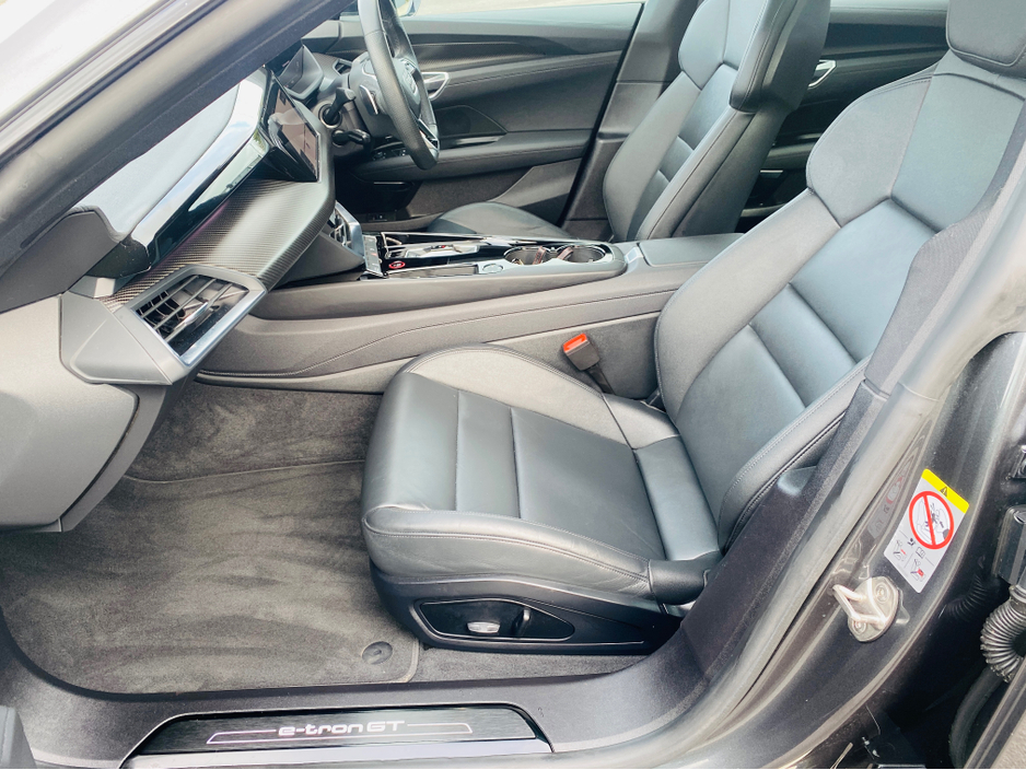 2022 Audi e-tron - image 14