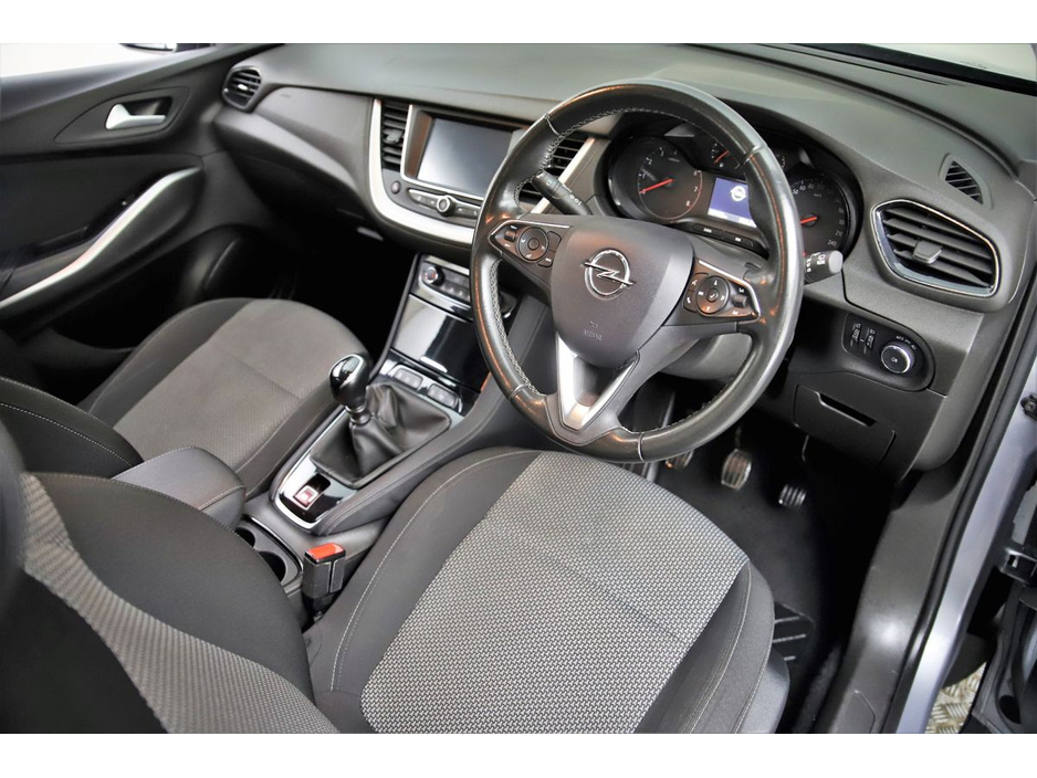 2021 Opel Grandland X - image 13