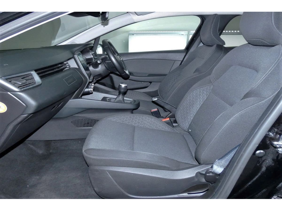 2022 Renault Clio - image 15