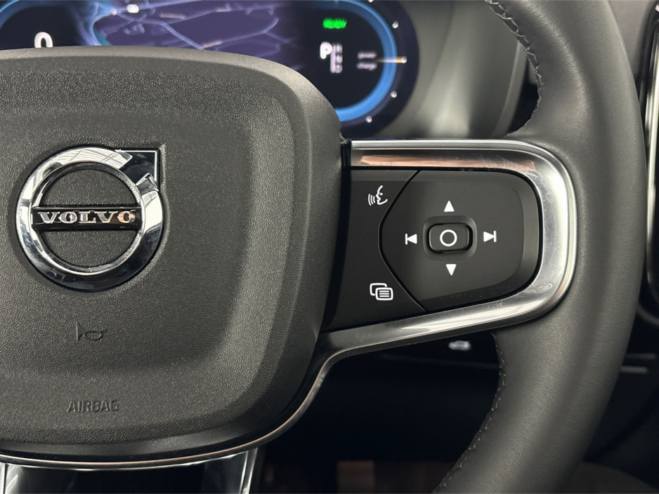 2024 Volvo C40 - image 23