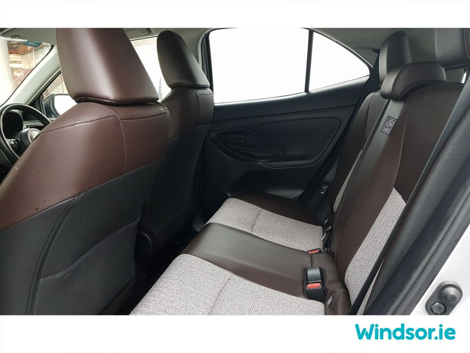 2020 Toyota Yaris Cross - image 8