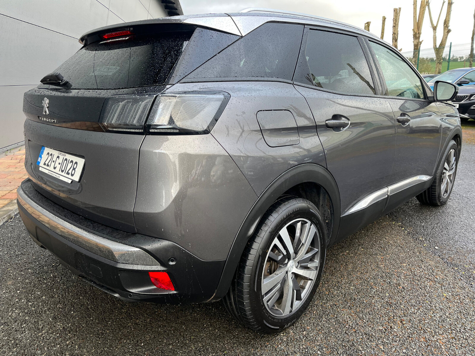 2022 Peugeot 3008 - image 3