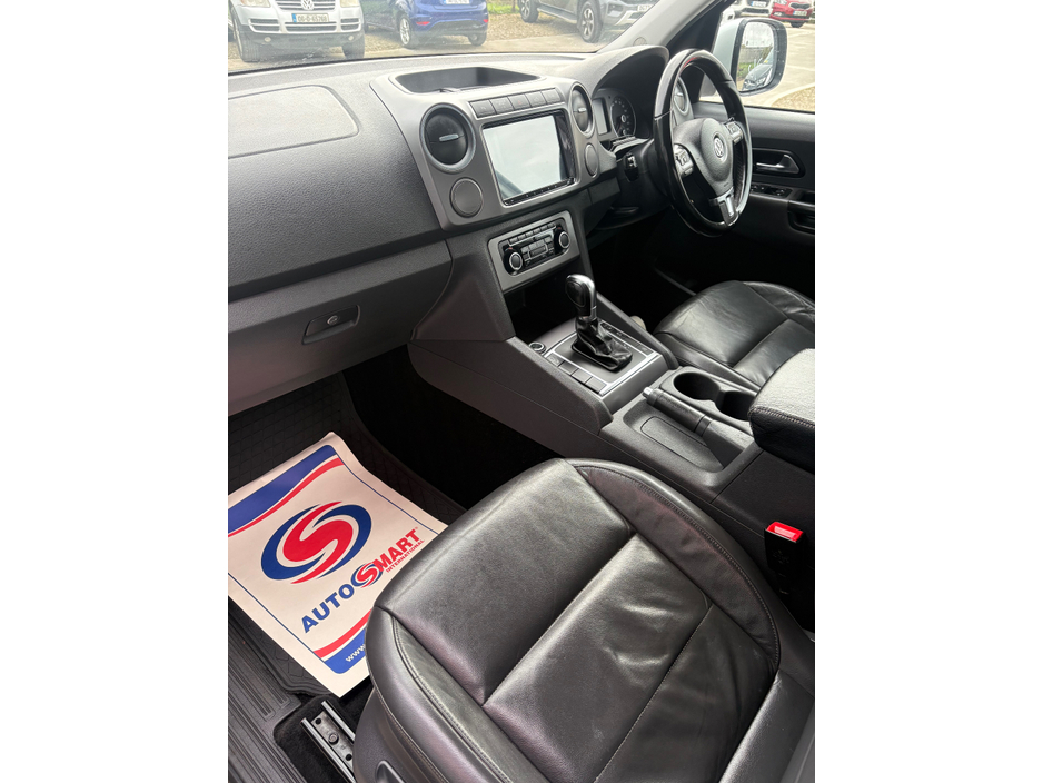 2014 Volkswagen Amarok - image 8