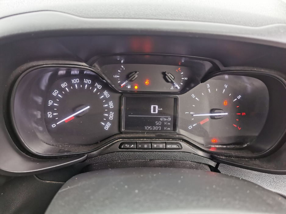 2022 Citroen Berlingo - image 6