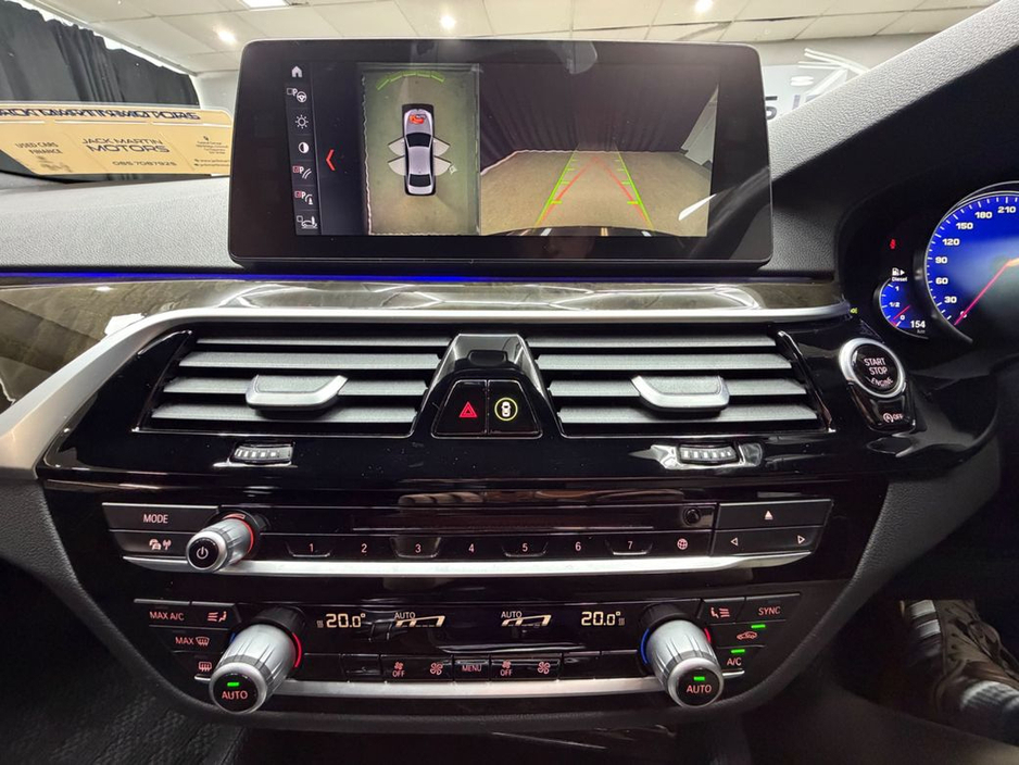 2017 BMW 5 Series - image 24