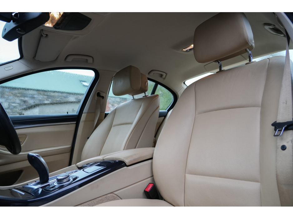 2012 BMW 5 Series - image 7