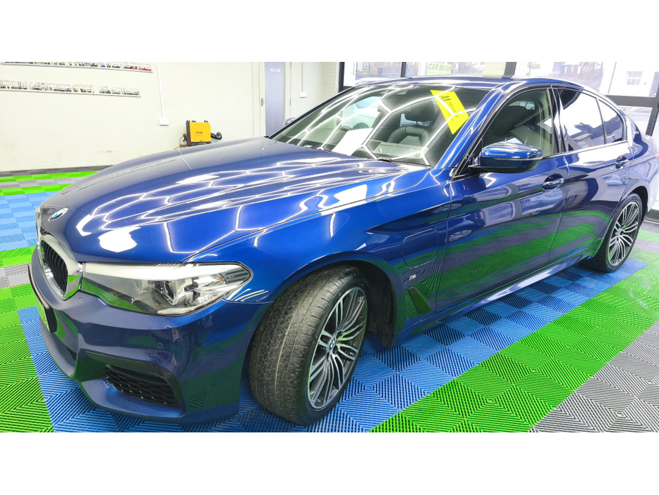 2018 BMW 5 Series - image 3