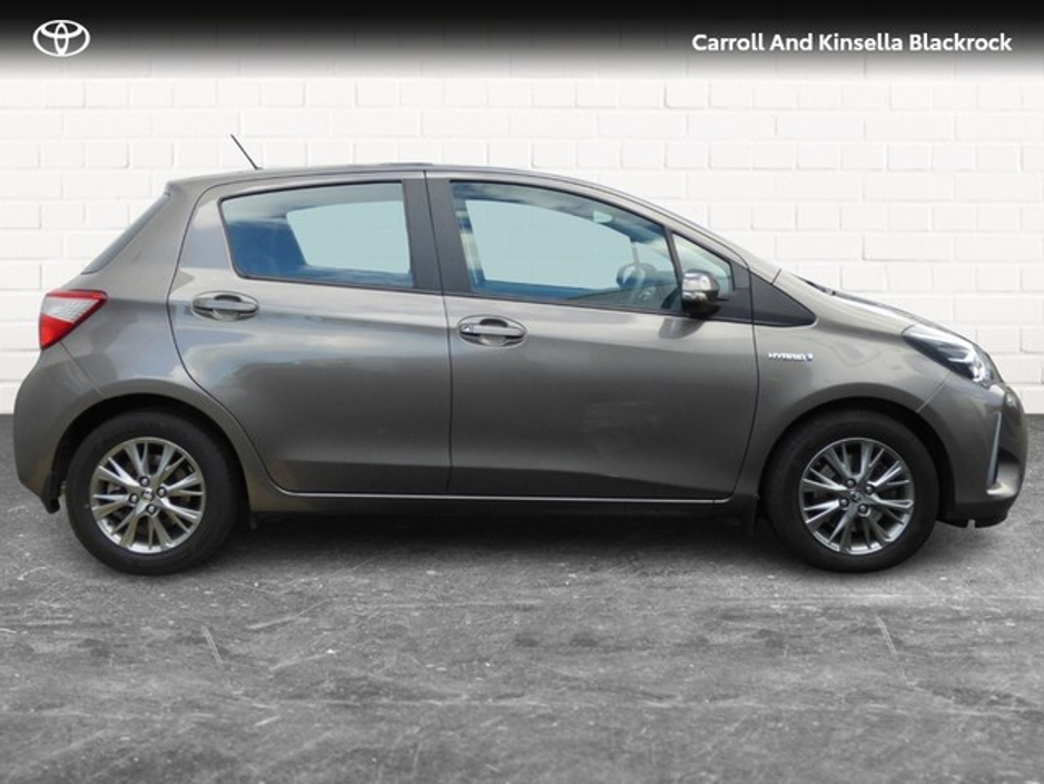2018 Toyota Yaris Hybrid Luna €17,950