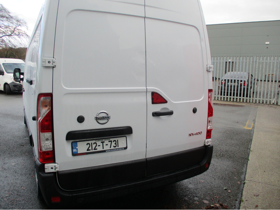 2021 Nissan NV400 - image 8