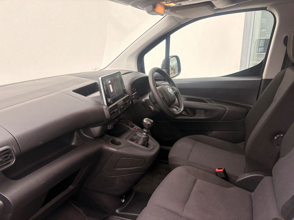 2024 Fiat Doblo - image 7