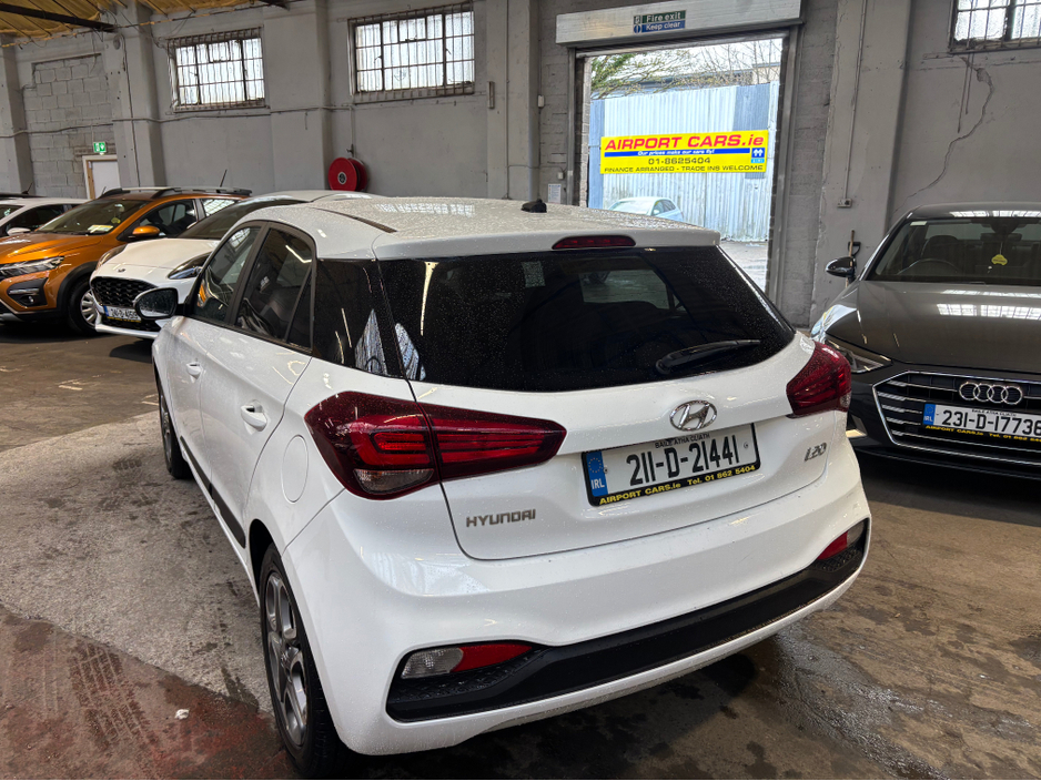 2021 Hyundai i20 - image 3