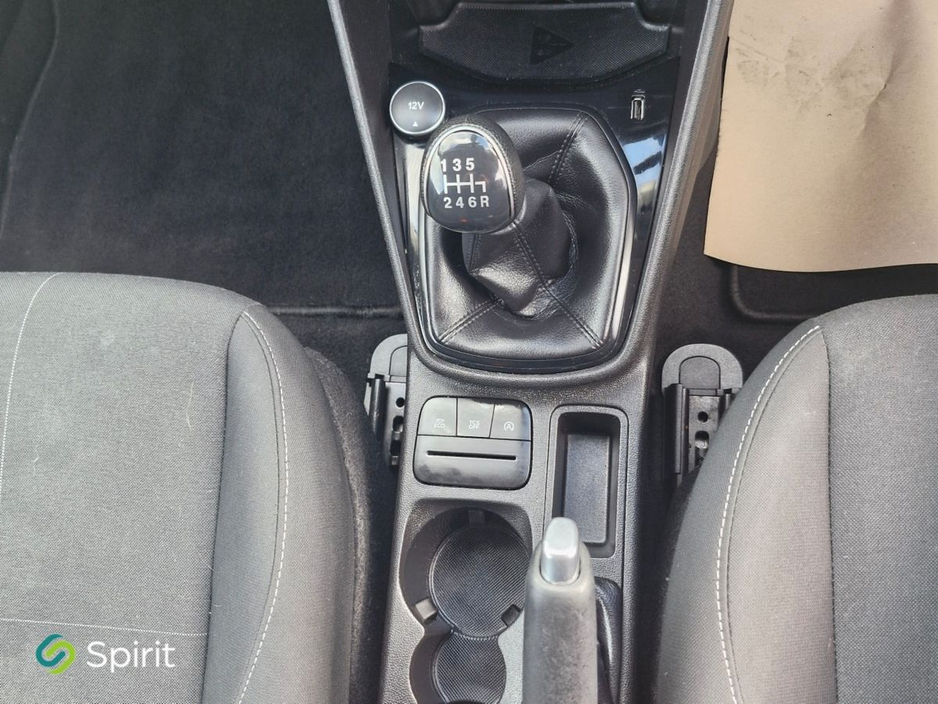 2020 Ford Fiesta - image 15