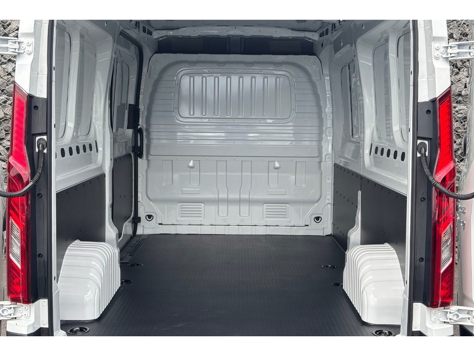 2026 Maxus Deliver 9 BASE L3H2 2.0 TCDI 1 €28,495