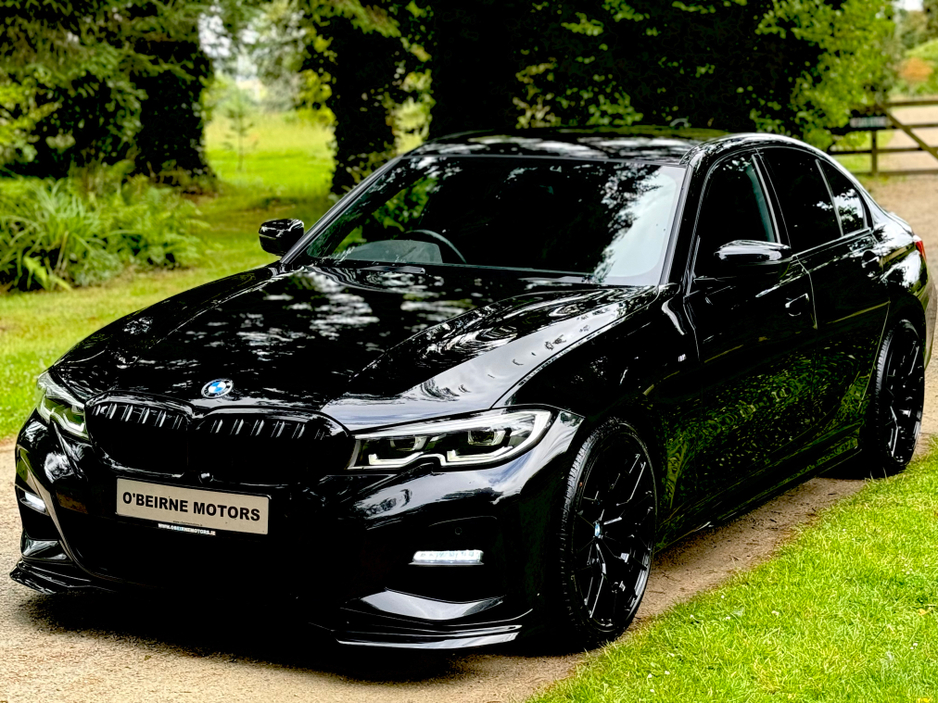 2022 BMW 3 Series - image 14