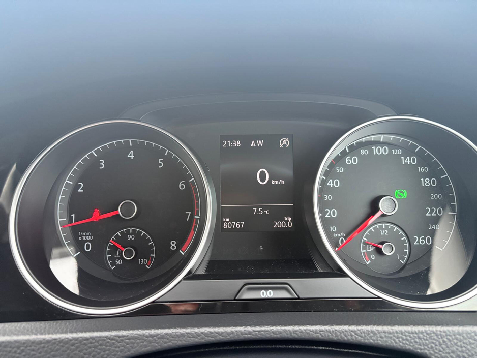 2015 Volkswagen Golf - image 9