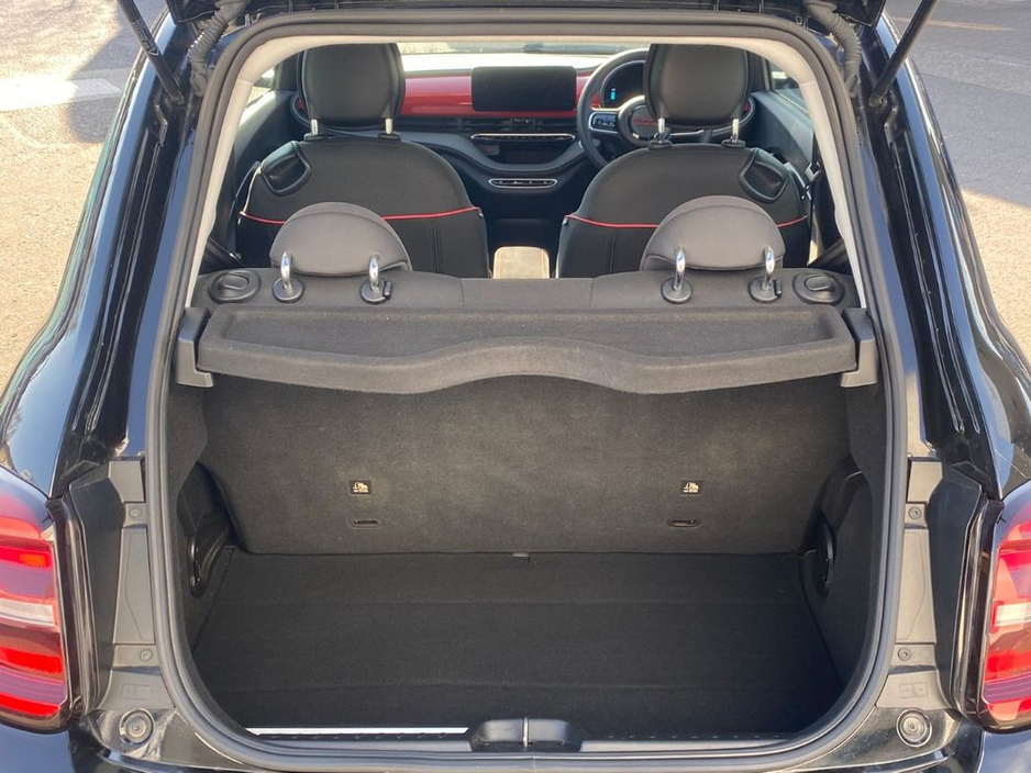 2023 Fiat 500e - image 31