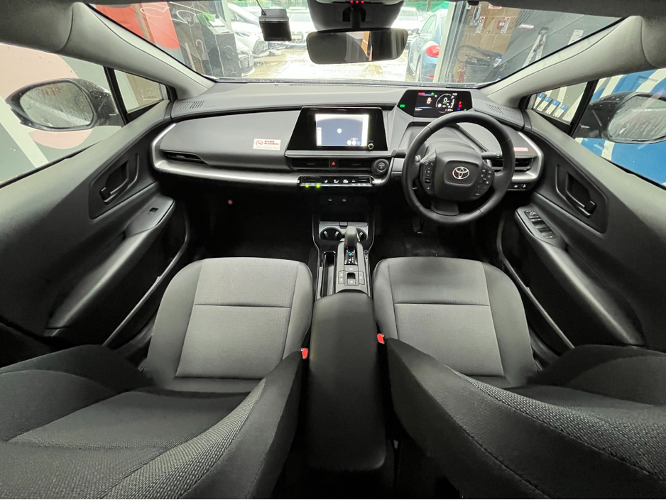 2025 Toyota Prius - image 13