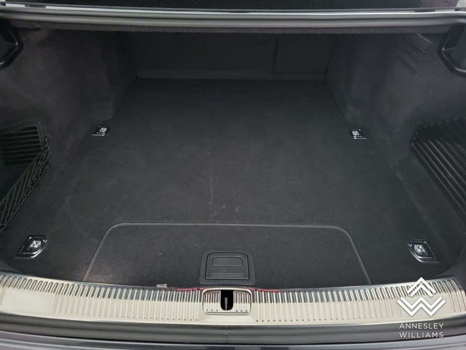 2024 Audi A8 - image 30