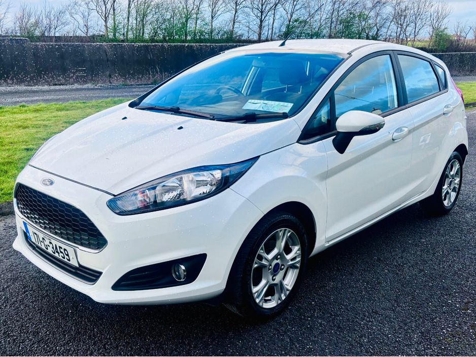 2017 Ford Fiesta - image 5