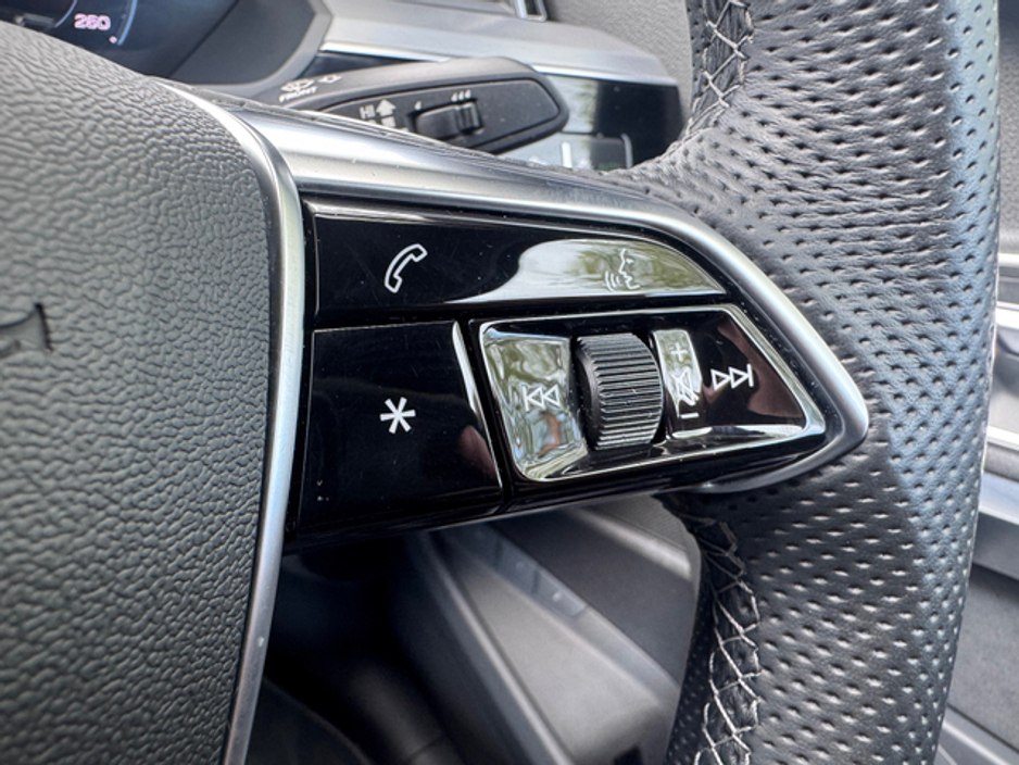 2022 Audi e-tron - image 15