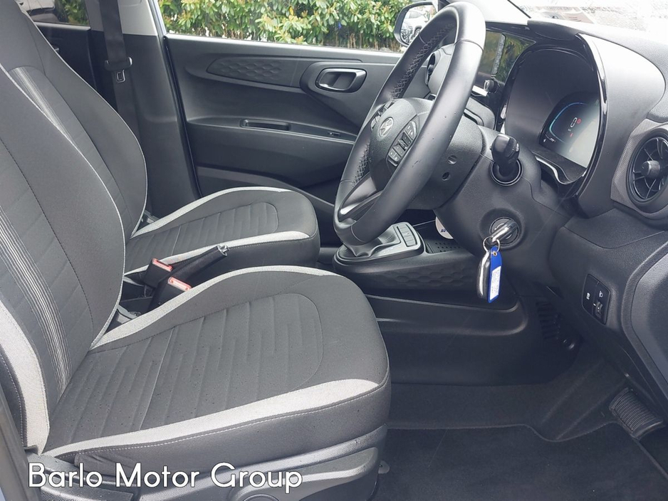 2025 Hyundai i10 - image 9