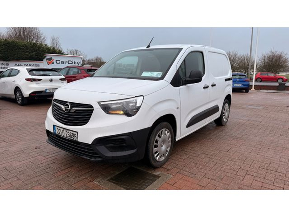 2022 Opel Combo - image 2