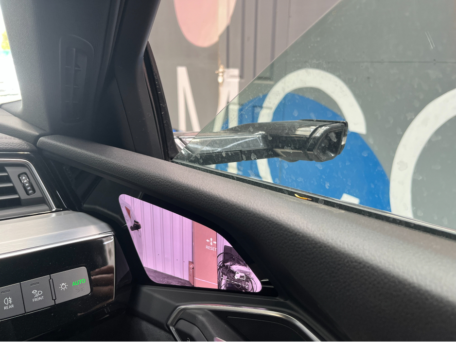 2023 Audi e-tron - image 8