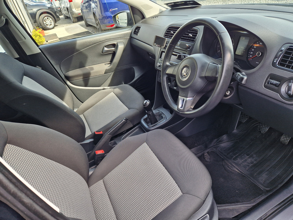 2014 Volkswagen Polo - image 11